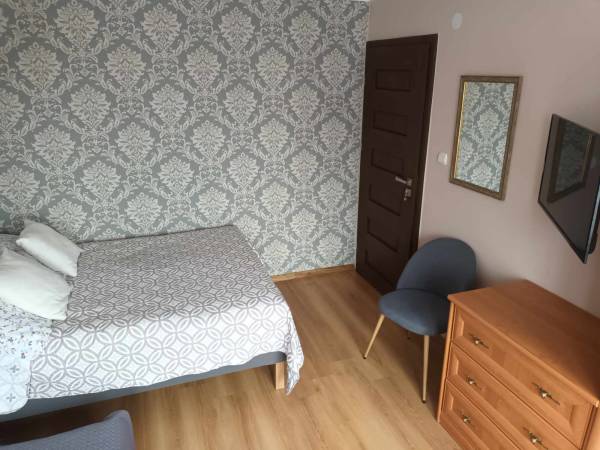 Pokoje i Apartamenty u Kryni