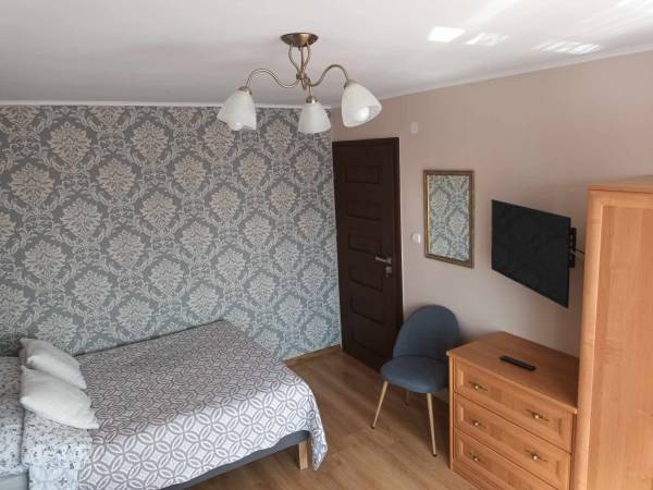 Pokoje i Apartamenty u Kryni