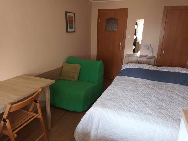 Pokoje i Apartamenty u Kryni