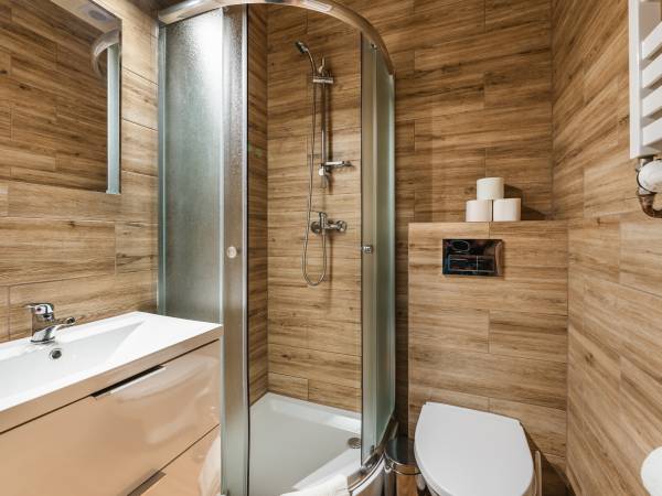 Mniejszy pokój 2-os łazienka