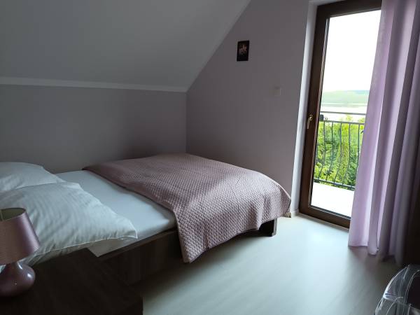 Dom Nad Jeziorem - Natalia