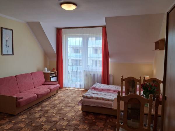 pokój 3 lub 4 osobowy z balkonem -IIp.