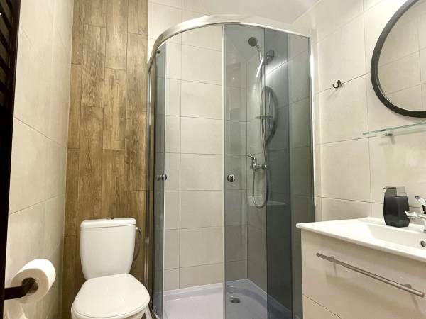 łazienka- pokój nr 2 typu studio 3+1