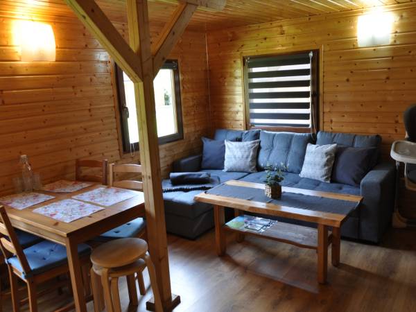 wnętrze domku 6 osobowego 