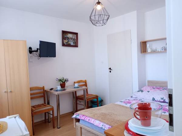 Pokój dwuosobowy z łożem małżeńskim