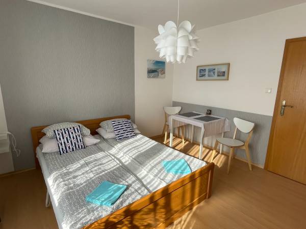 POKÓJ 2 OS Z ŁAZIENKĄ NA PRZECIWKO POKOJU