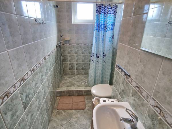 Łazienka pokoju 4 osobowego