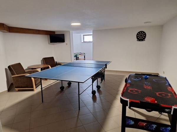 Sala Gier Tenis stołowy, Dart, Cymbergaj