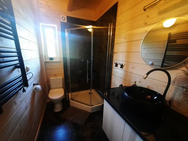 Domek przy lesie na Roztoczu