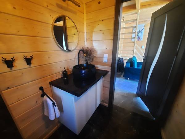 Domek przy lesie na Roztoczu