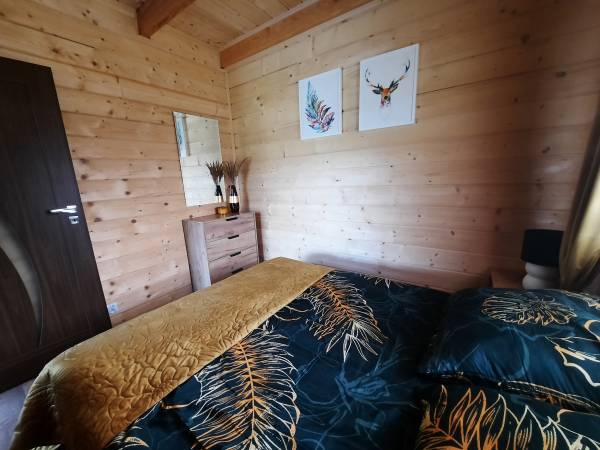 Domek przy lesie na Roztoczu