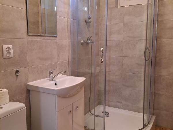 łazienka w domku nr 6 dwupokojowy