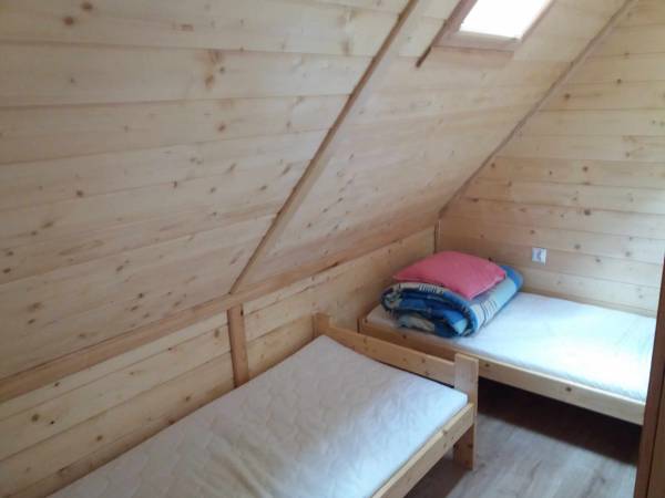 2 pokoj z 2 łóżkami pojedyńczymi