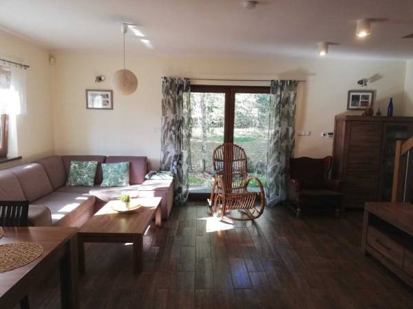 Pomorska 11 a - salon z komnikiem