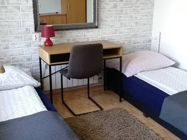 Dwa pokoje z aneksem kuchennym