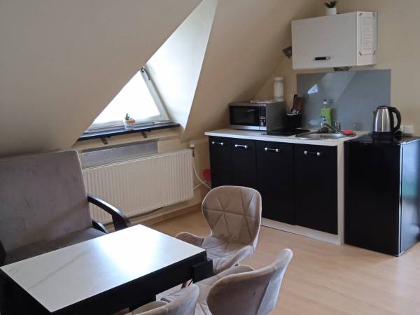 Pokój beżowy na piętrze 