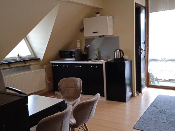 Pokój beżowy na piętrze 