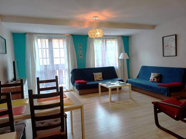 Salon wyjście na balkon