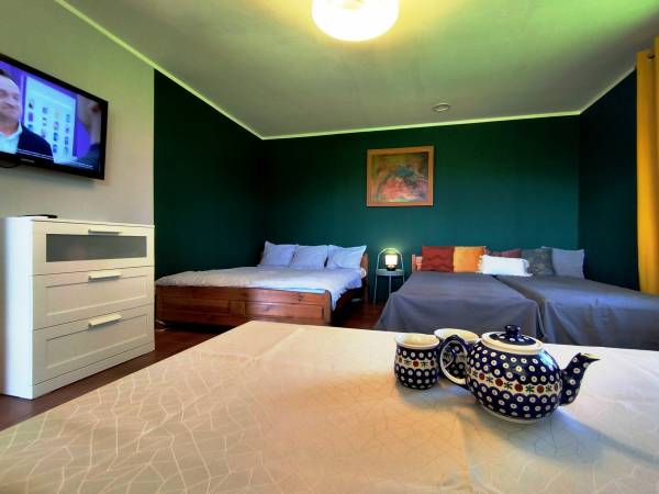 Zielony Domek (2-9 osobowy) pokój 4-osobowy