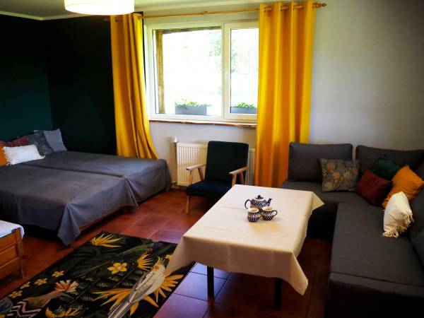 Zielony Domek (2-9 osobowy) pokój 4-osobowy