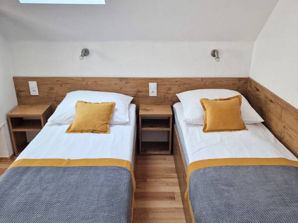 Pokój 4 osobowy z aneksem kuchennym