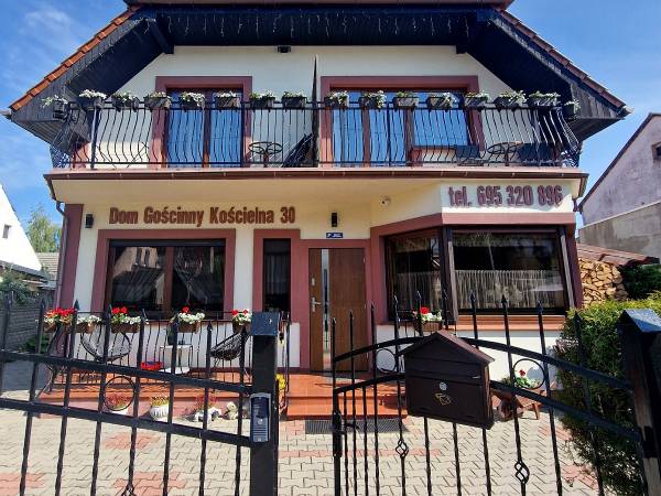 Budynek główny - wejście