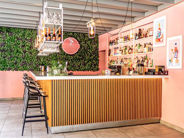 CIAO PIZZA Italian Bistro&LA PLAYA Cocktail Bar