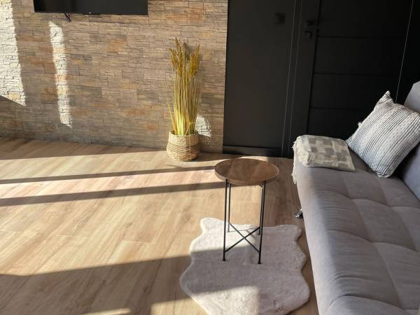 Apartament Piętro - Salon z aneksem kuchennym