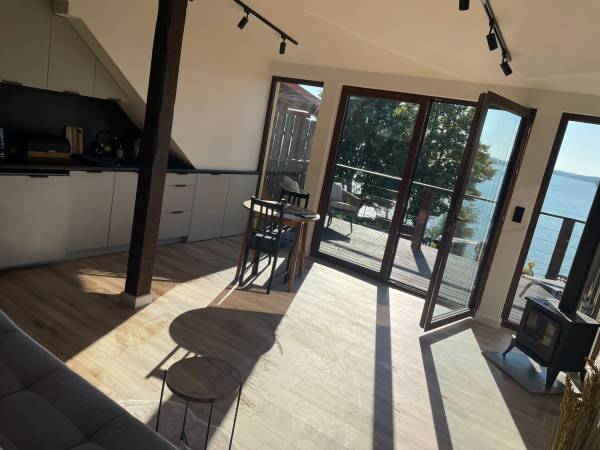 Apartament Piętro - Salon z aneksem kuchennym