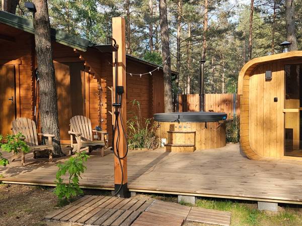 balia z jacuzzi i sauna opalane drewnem