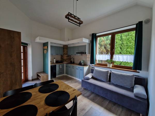 "KWATERA POD TRZYDZIESTKĄ"