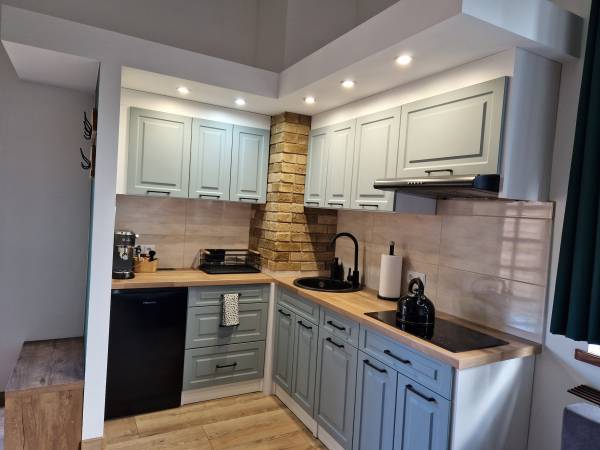 "KWATERA POD TRZYDZIESTKĄ"