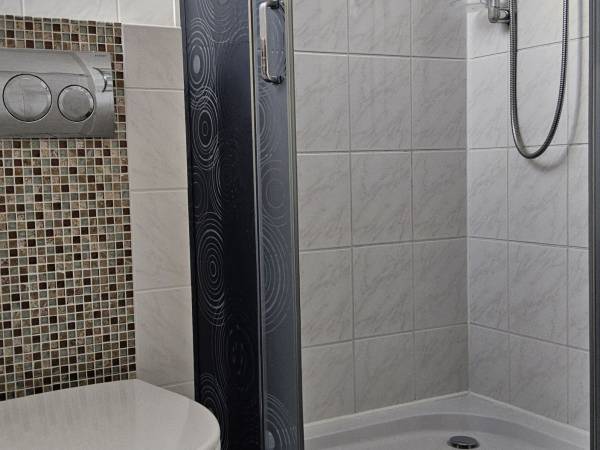 Łazienka pok. 4 os.