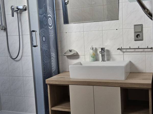 Łazienka pok. 4 os.