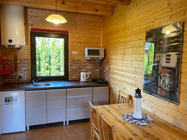 kuchnia w domku piecioosobowym