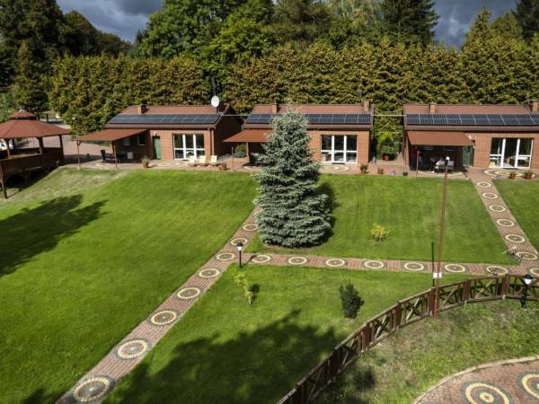 Domek nad jeziorem w Tumianach