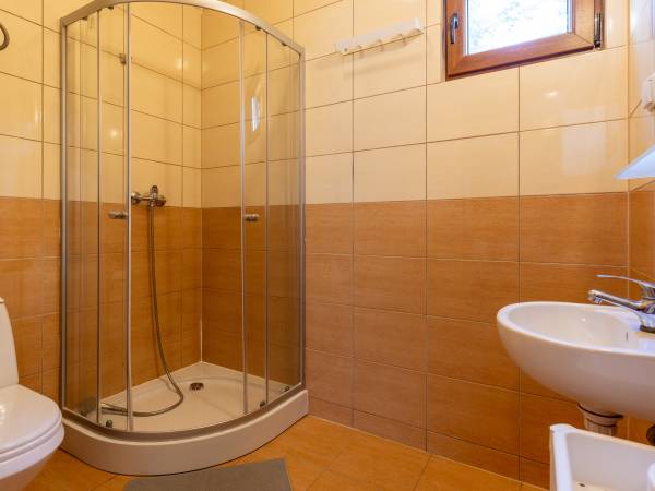 Łazienka w domku drewnianym