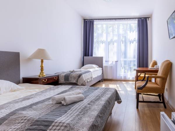 Pawilon A pokój trzyosobowy z tarasem