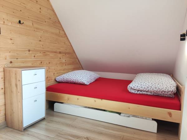 Biały domek letniskowy- sypialnia