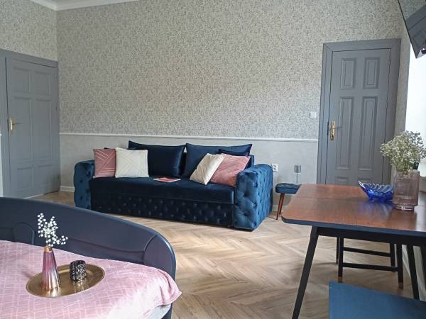 Pokój 4 osobowy z łazienką (I p.)