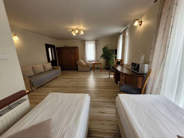 Pokój nr 12 trzy lub czteroosobowy