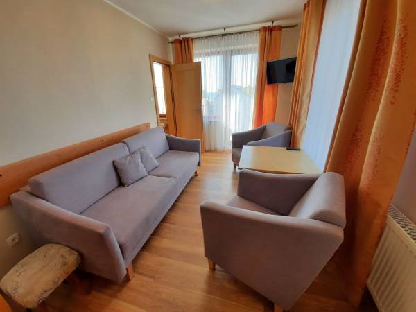 Pokój nr 6 trzy osobowy z balkonem