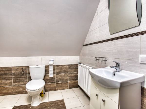 domek zielony - łazienka II