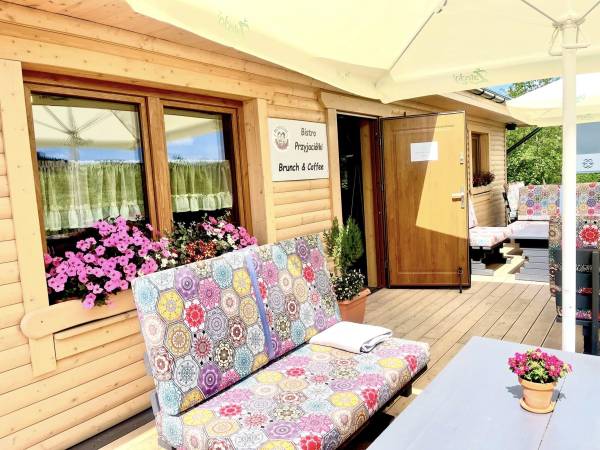 Restauracja PRZYJACIÓŁKI na terenie Osady