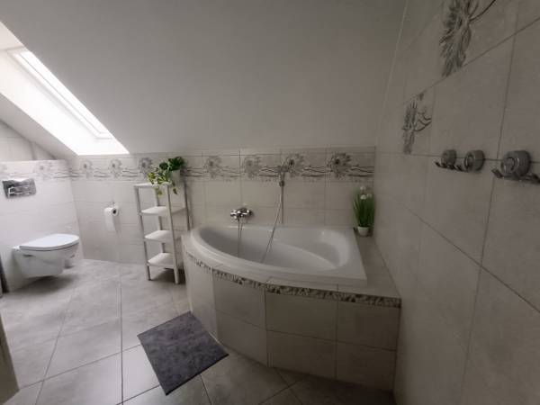 Dom Nad Jeziorem - Natalia