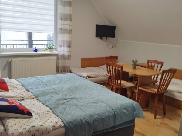 pokój czteroosobowy z balkonem