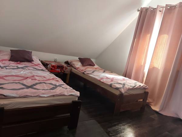 Pokoj czteroosobowy z tarasem