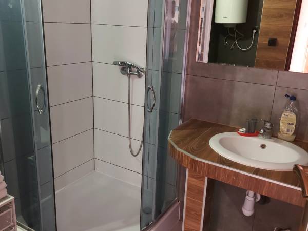 Łazienka w apartamencie dwupokojowym