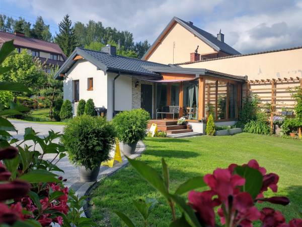 WILLA AMBER ZAKOŚCIELE