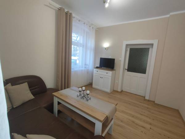 salon apartament na dole
